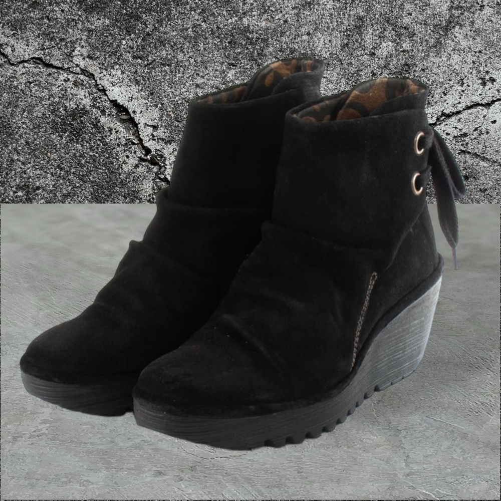 NWOB FLY London Suede Wedge Boots Bootie Yama Black Size 39  8/8.5 -